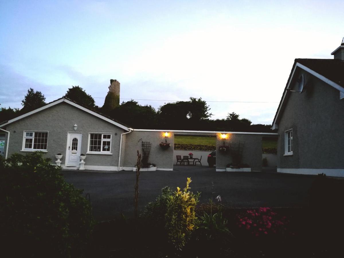 Tower View Lodge Ennis Bagian luar foto