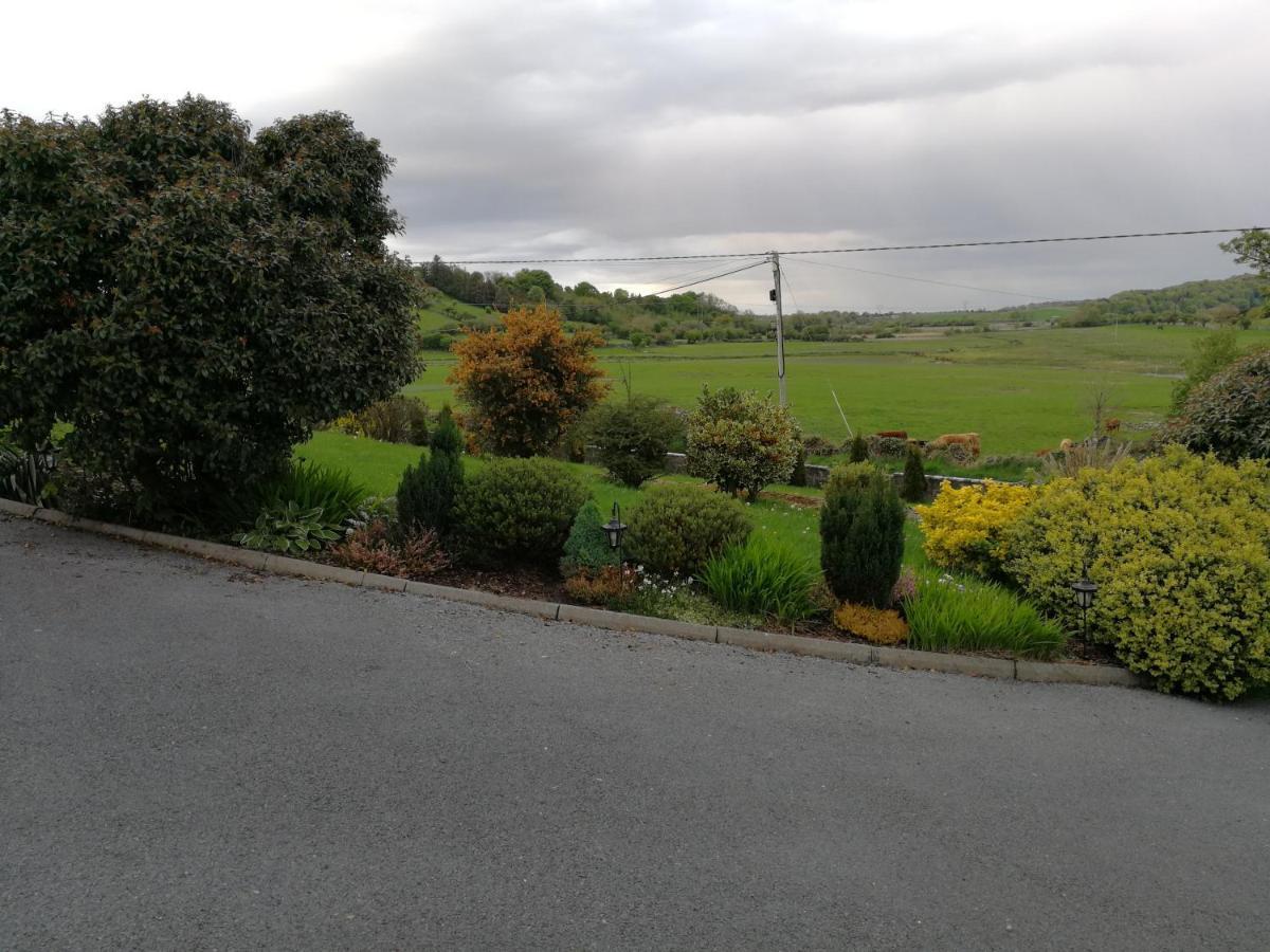 Tower View Lodge Ennis Bagian luar foto