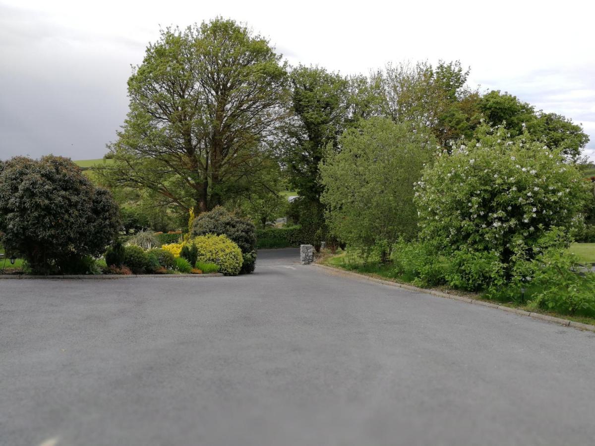 Tower View Lodge Ennis Bagian luar foto