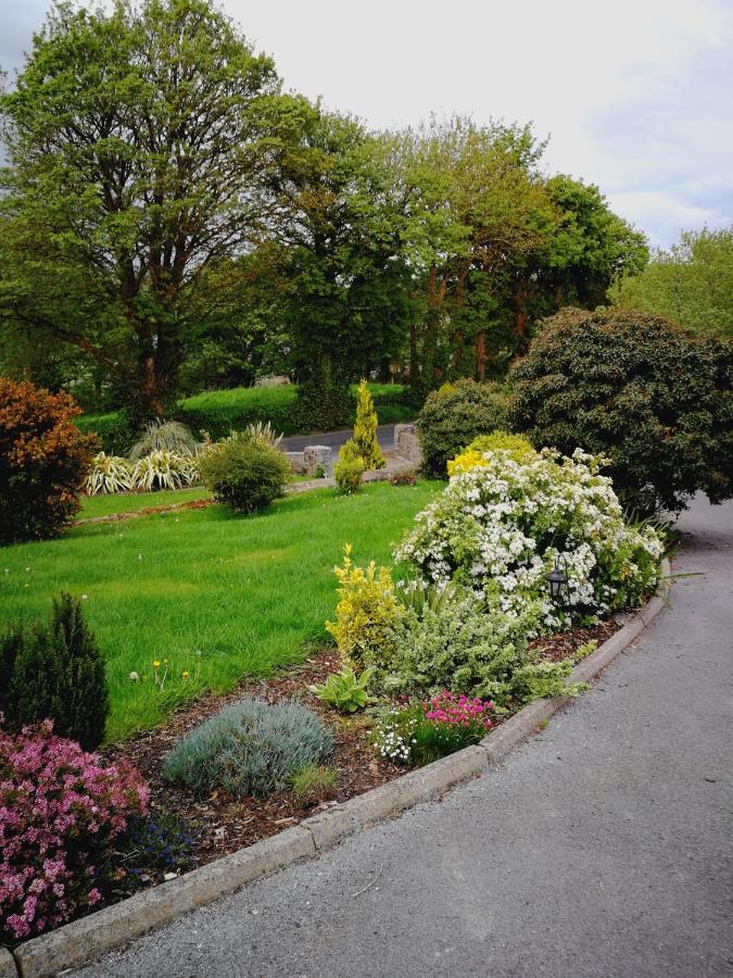 Tower View Lodge Ennis Bagian luar foto