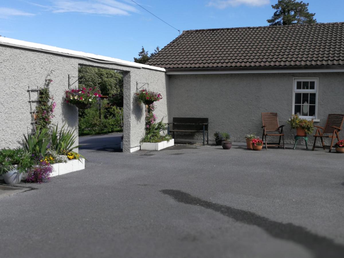 Tower View Lodge Ennis Bagian luar foto