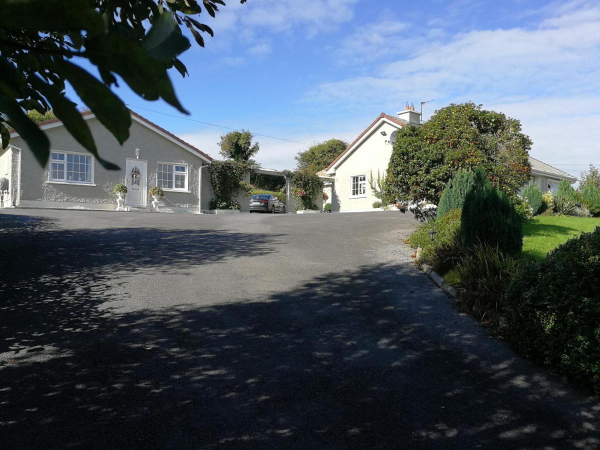 Tower View Lodge Ennis Bagian luar foto