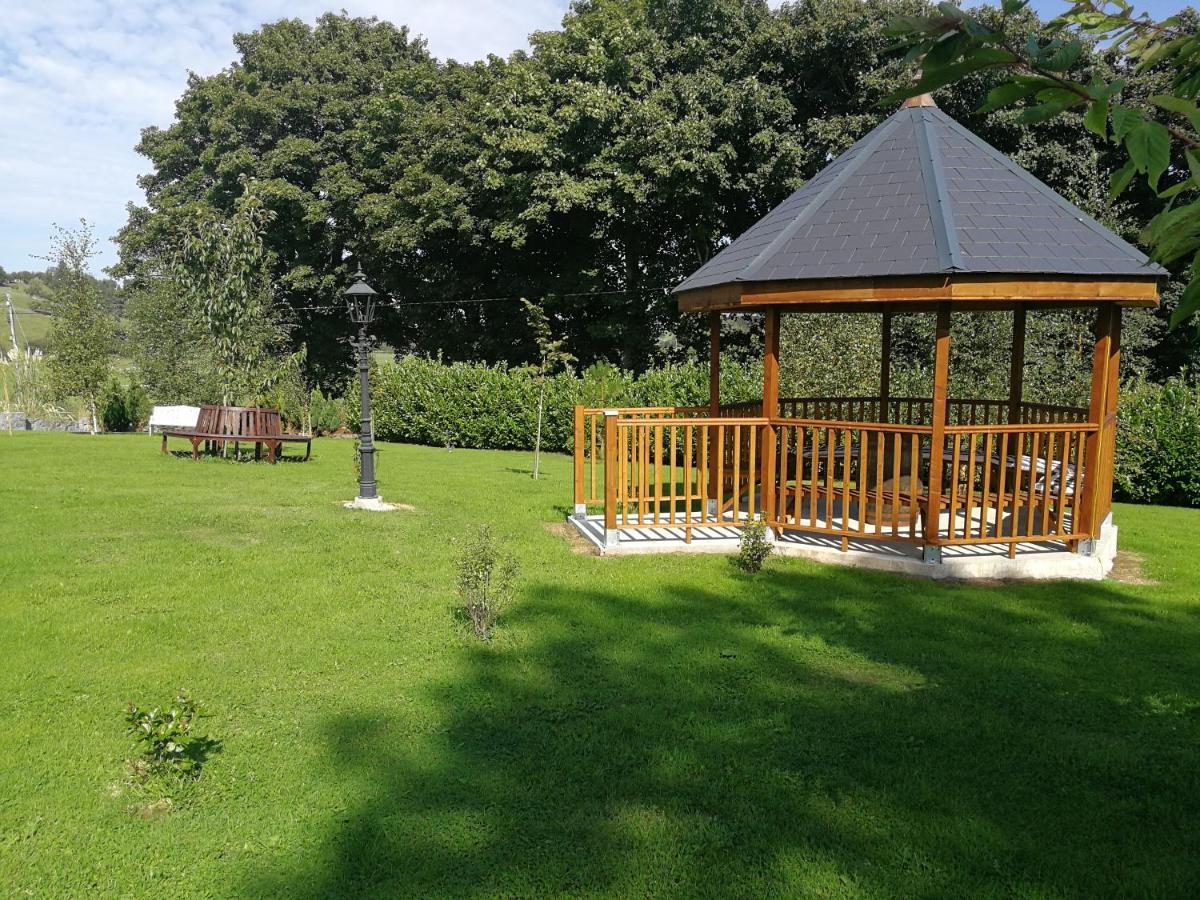 Tower View Lodge Ennis Bagian luar foto