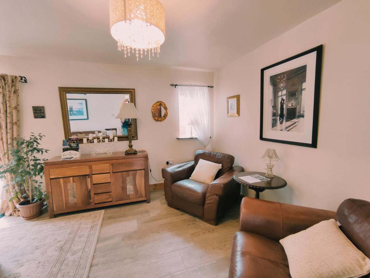 Tower View Lodge Ennis Bagian luar foto