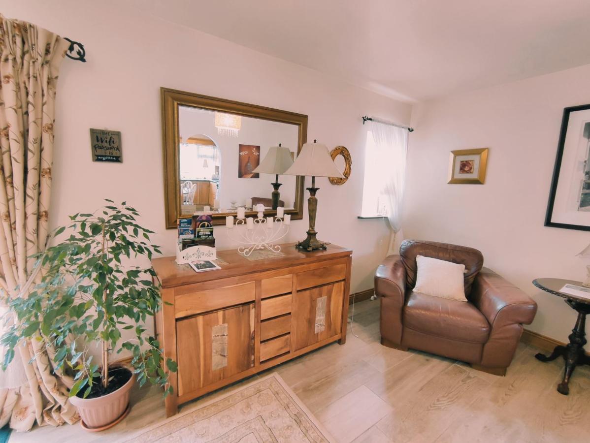 Tower View Lodge Ennis Bagian luar foto