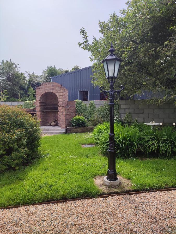 Tower View Lodge Ennis Bagian luar foto