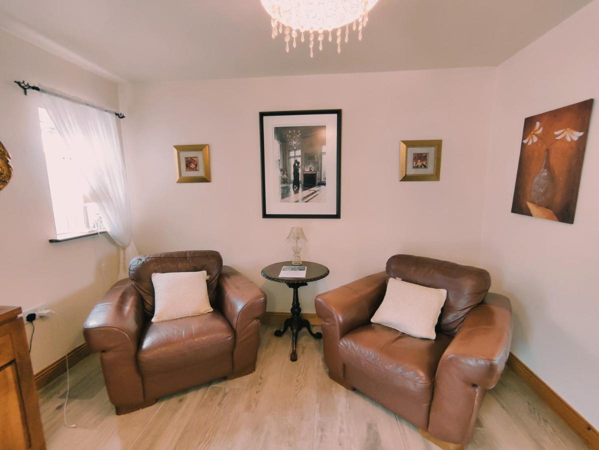 Tower View Lodge Ennis Bagian luar foto