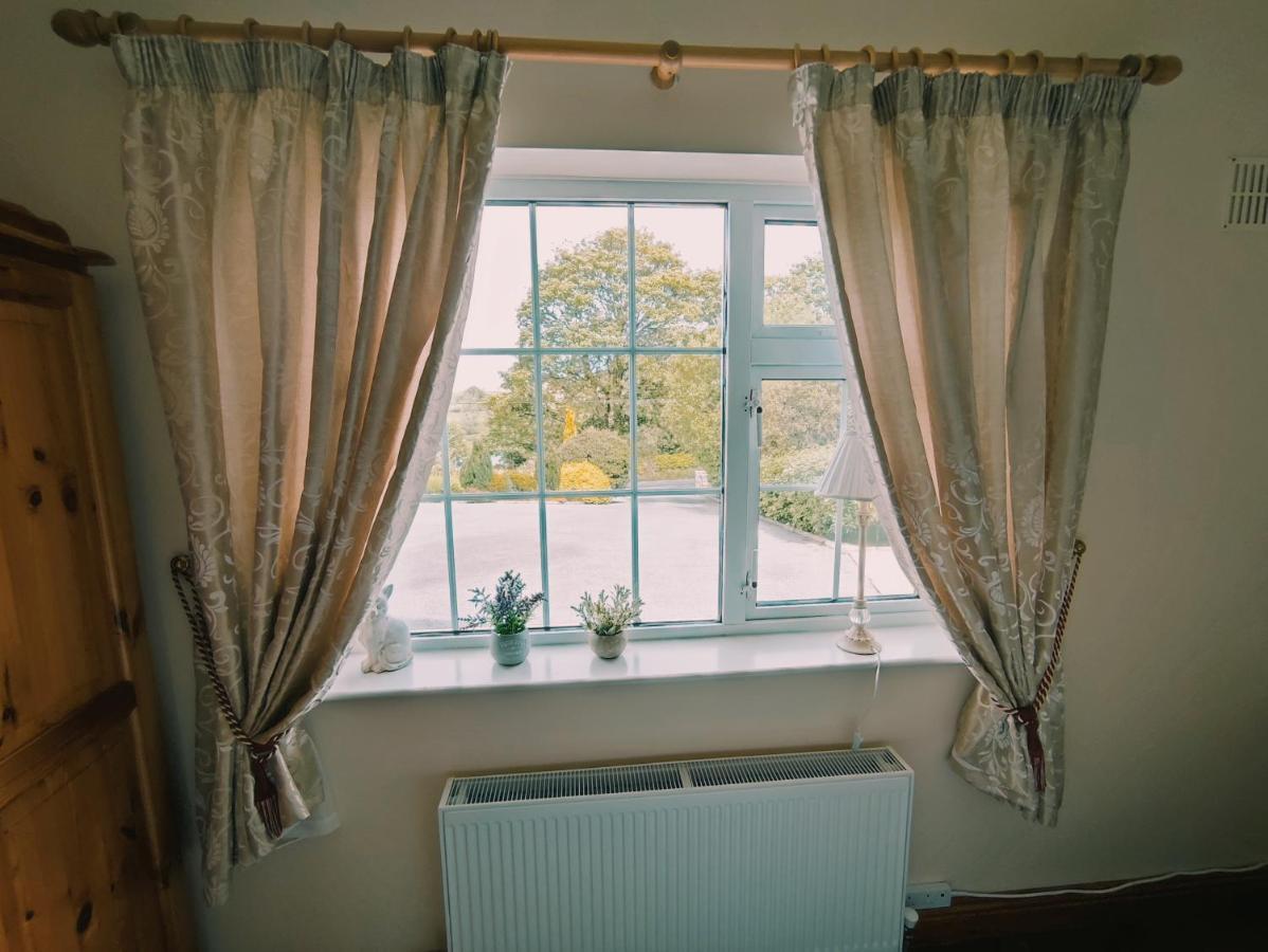 Tower View Lodge Ennis Bagian luar foto